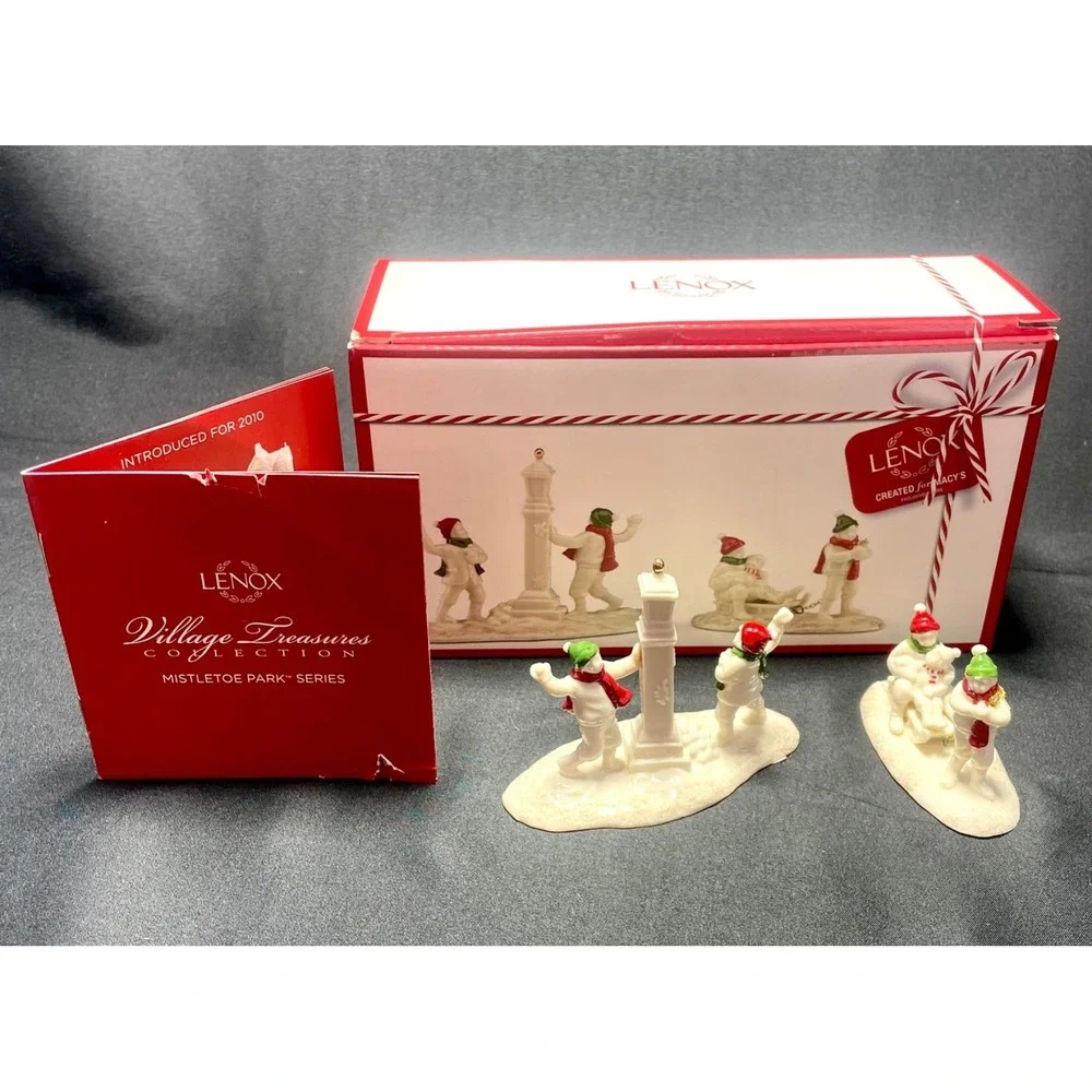 Lenox China 2017 MISTLETOE PARK Village Treasures SNOW DAY Sculpture MIB